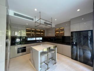 Luxury House 5-Bedroom for sale on Sathorn-YenAkart