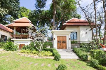 Fashionable, large 3-bedroom villa, with pool view in Baan Bua project, on Nai Harn beach