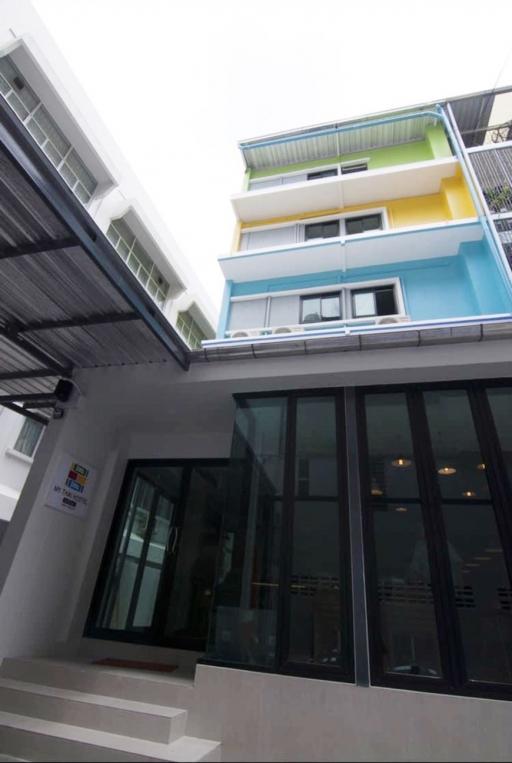 Commercial building 3 units for sale Soi Suan Phlu – Sathorn