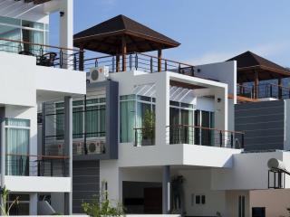 Gorgeous 3-bedroom villa, with sea view in Kata Sea View Villas project, on Kata beach