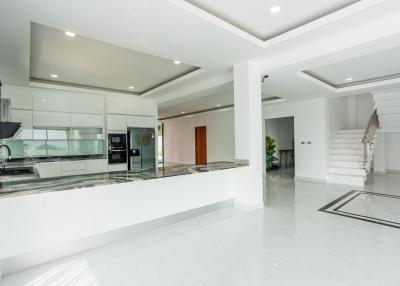 Amazing Modern House New On Market For Sale