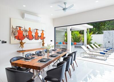 Comfortable 4-bedroom villa, with pool view, on Nai Harn beach