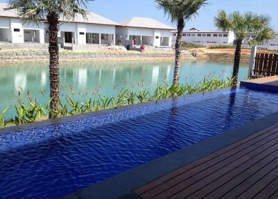 Chic 3-bedroom villa, with pool view, on Bangtao/Laguna beach