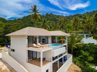 4 bedrooms sea-view villas for sale in Lamai hills