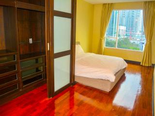 2-bedroom spacious condo for sale in Phromphong area