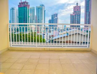 2-bedroom spacious condo for sale in Phromphong area