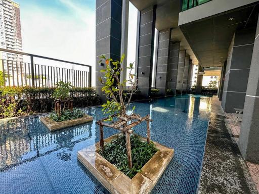 2-bedroom modern condo for sale close to Thonglor