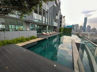 2-bedroom modern condo for sale close to Lumpini Park