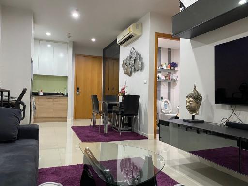 1-bedroom high floor condo for sale in Petchaburi area