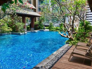 1-bedroom high floor condo for sale in Petchaburi area