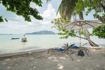 Luxury studio apartments, with pool view and near the sea in The Beachfront project, on Rawai beach