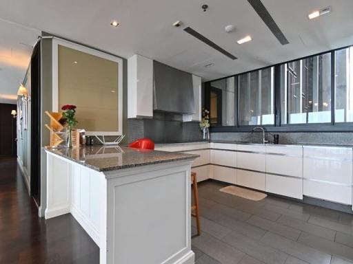 Duplex 4-Bedroom for sale on Sathorn