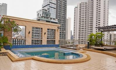 2-bedroom high floor condo for sale in Nana area