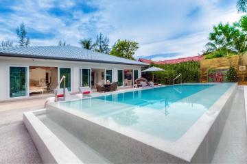 Incredible, large 4-bedroom villa, with pool view, on Bangtao/Laguna beach