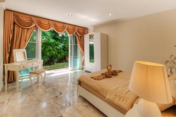 Incredible, large 4-bedroom villa, with pool view, on Bangtao/Laguna beach