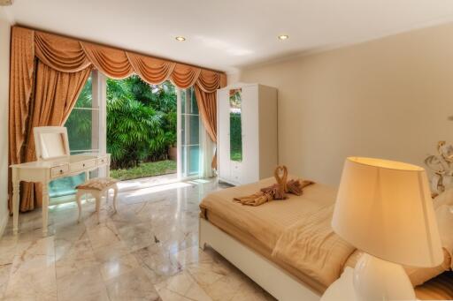 Incredible, large 4-bedroom villa, with pool view, on Bangtao/Laguna beach