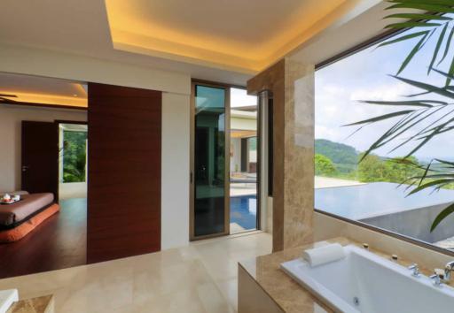 Luxurious, large 4-bedroom villa, with sea view, on Naithon beach