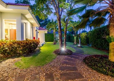 Luxury 3 bedrooms pool villa for sale in Hua Hin