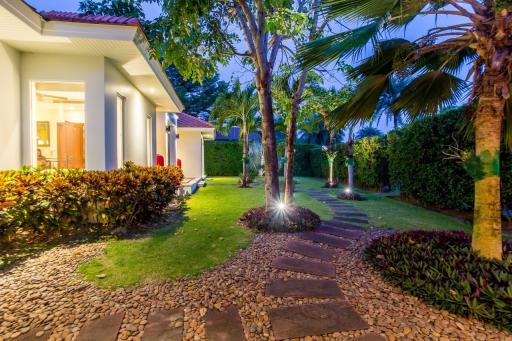 Luxury 3 bedrooms pool villa for sale in Hua Hin