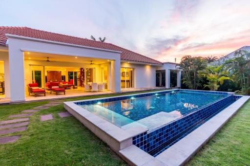 Luxury 3 bedrooms pool villa for sale in Hua Hin