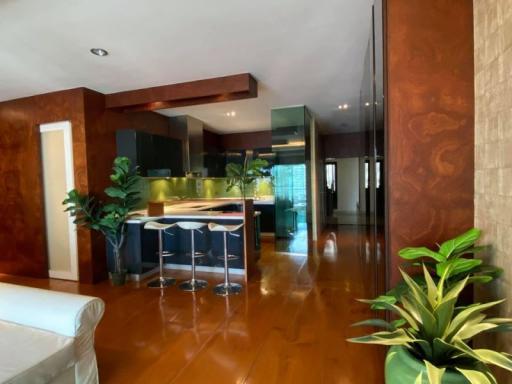 Large 1 bedroom condo for sale on Sathorn