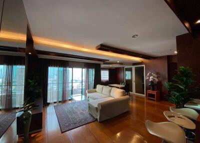 Large 1 bedroom condo for sale on Sathorn