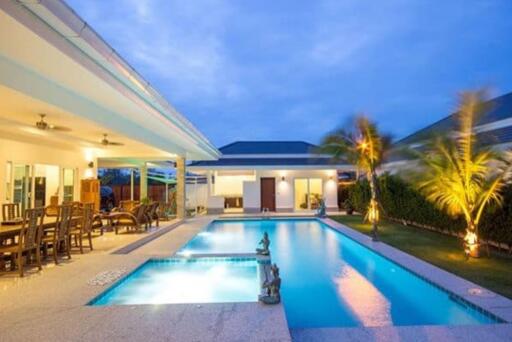 Luxury 4-Bedroom Pool Villa in Hua Hin near Palm Hills Golf Resort