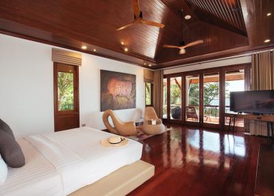 Luxury, large 8-bedroom villa, with sea view in Katamanda project, on Kata beach