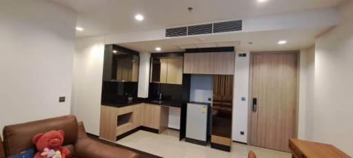 2-bedroom condo for sale close to Ratchathewi BTS station