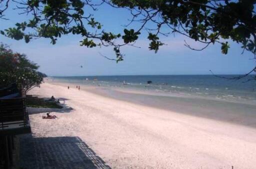 Beachfront Topfloor Condo in Hua Hin at Baan Sanpluem