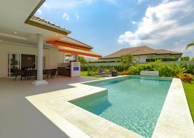 Mali Signature: Stunning 4 Bedroom Pool Villa