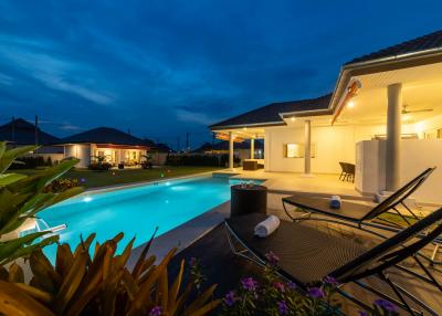 Mali Signature: Stunning 4 Bedroom Pool Villa