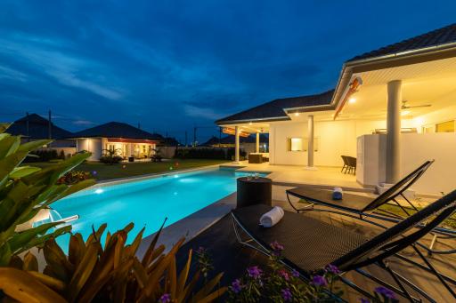 Mali Signature: Stunning 4 Bedroom Pool Villa