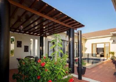 Sea Breeze Villa in Hua Hin near City, Beach & Golf