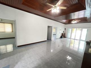 Standalone 4 Bedroom House on a Big Plot and own Well