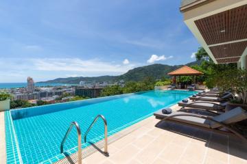 Amazing 7 bedrooms sew-view villa for sale on Patong hill