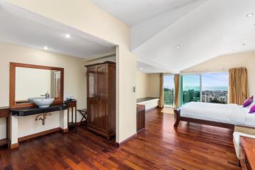 Amazing 7 bedrooms sew-view villa for sale on Patong hill