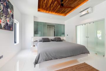 4 bedroom sea-view villa for sale in Koh Samui