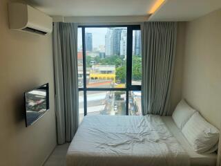 1-bedroom modern condo for sale close to BTS Thonglor