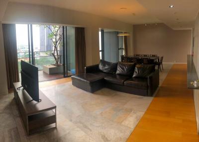 3-bedroom spacious condo for sale at The Met Condo