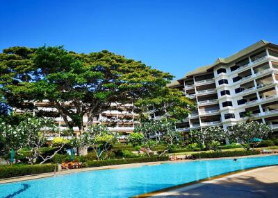 3 bedrooms sea-view apartment for sale in Jomtien beach