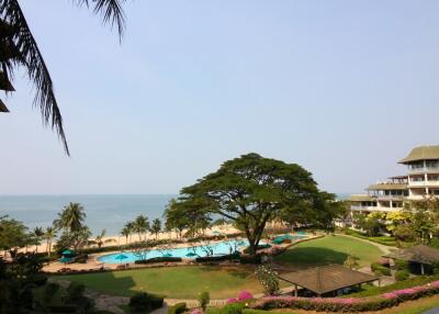 3 bedrooms sea-view apartment for sale in Jomtien beach