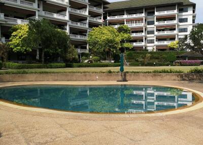 3 bedrooms sea-view apartment for sale in Jomtien beach