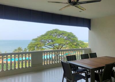 3 bedrooms sea-view apartment for sale in Jomtien beach