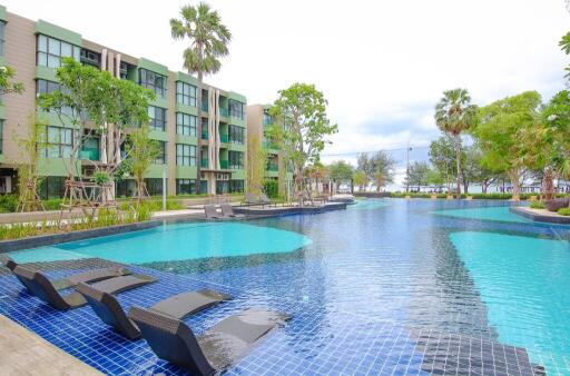 Luxury Beachfront Condo in Cha-am at Lumpini Park Beach