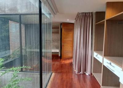 Single house 4-bedroom for sale close to Ari BTS station