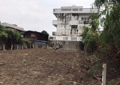 Land for sale located Suthisan road Inthamara alley