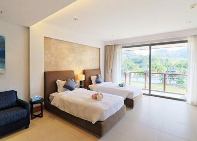 Chic 4-bedroom penthouse, with sea view and near the sea in Pearl of Naithon project, on Naithon beach  ( + Video review)