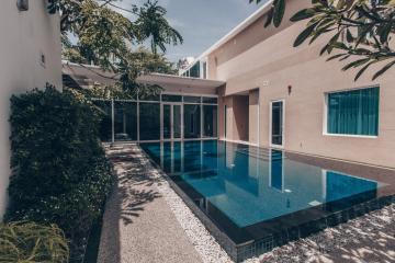 Luxurious, spacious 4-bedroom villa, with sea view and near the sea in Grand West Sands Resort & Villas Phuket project, on Mai Khao beach