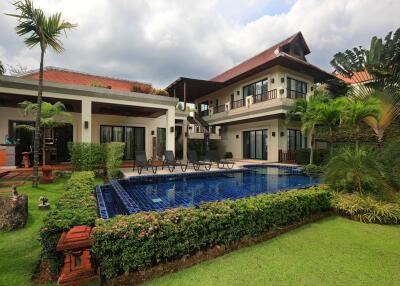 Cozy, large 4-bedroom villa, with pool view in Baan Bua project, on Nai Harn beach